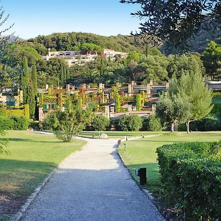Holiday St Anna, Rio Nell